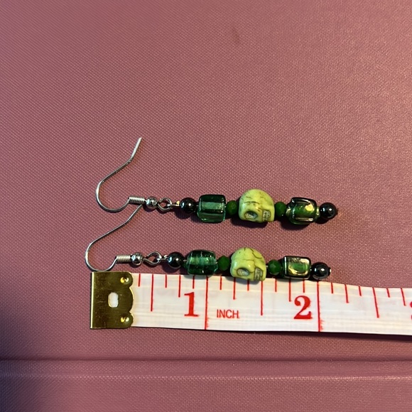 Skull Earrings - Picture 4 of 4